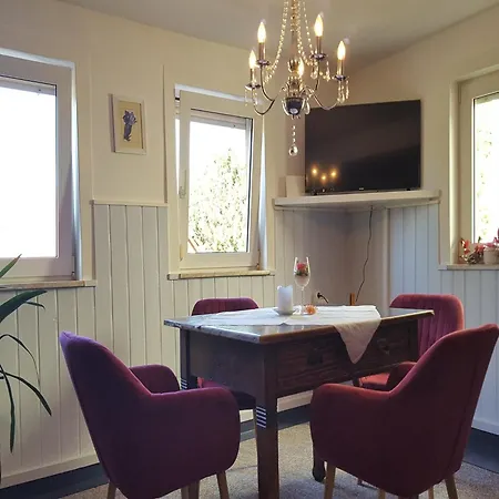 Casa vacanze Charmantes Mit Naturgarten, Cleaning Included