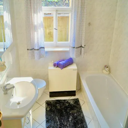 Charmantes Mit Naturgarten, Cleaning Included Casa vacanze *